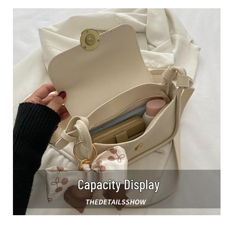 2025 Trendy Women's Chain Underarm Shoulder Bag: Versatile Textured Summer Crossbody Accessory