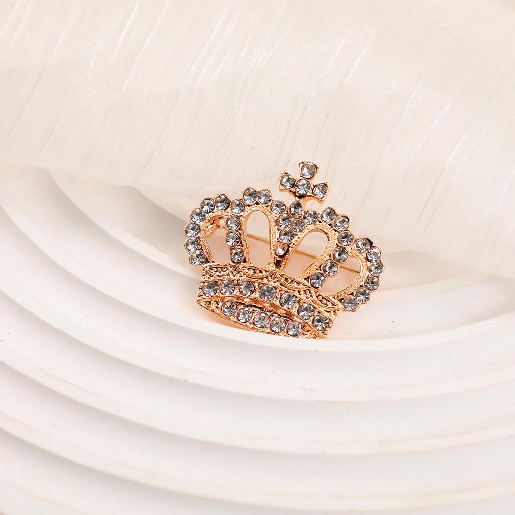 Anti-Wardrobe Malfunction Crown Brooch: Elegant Couple Style Pin for Fashion-Forward Outfits