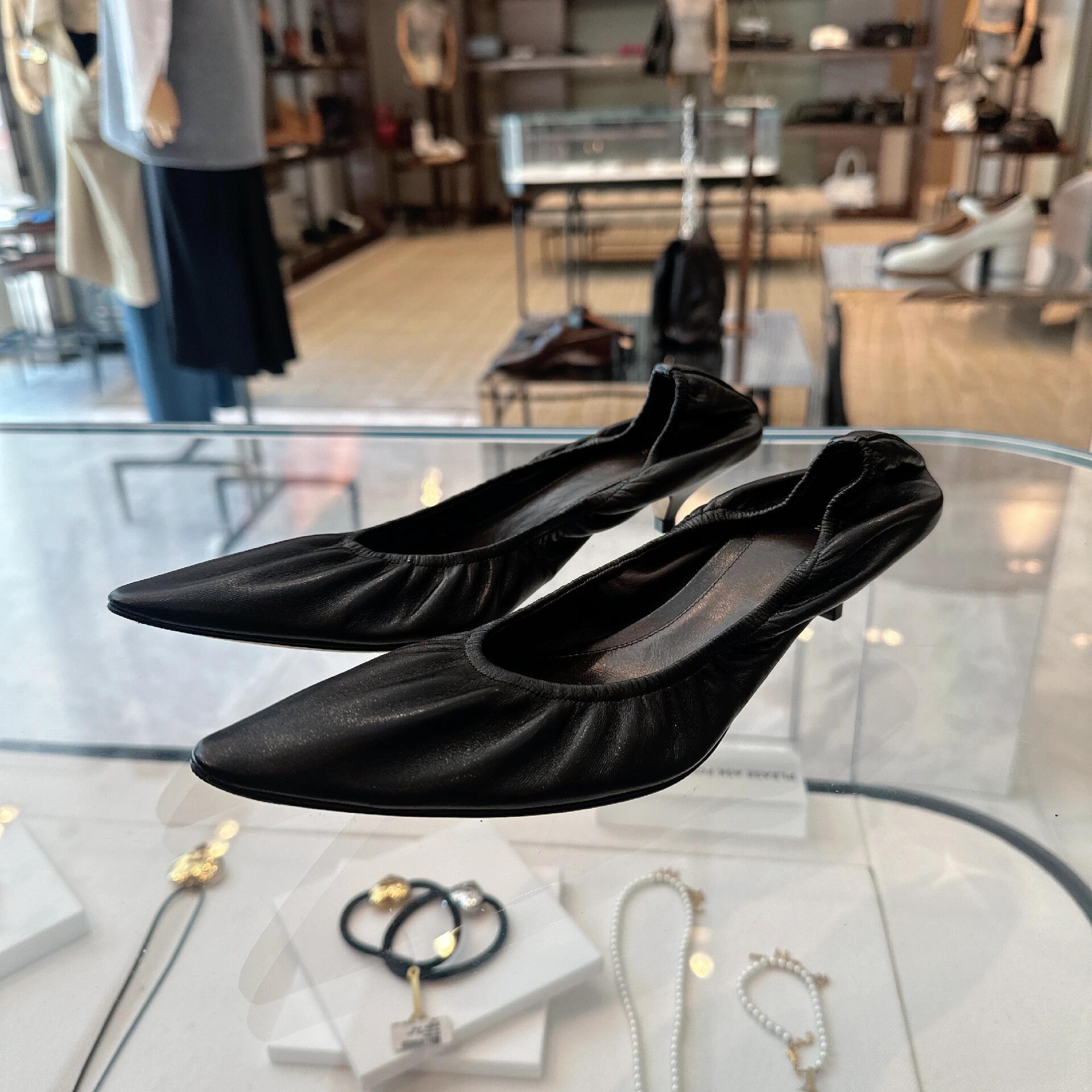 

Leather French niche high-end fine heel pointed head shallow mouth single shoes women s 2025 spring new temperament cat heel ladyshoes 40 чёрный