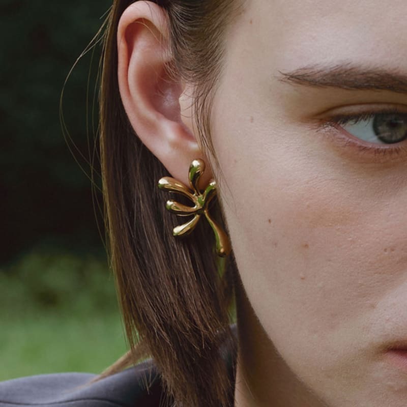 

YUSOWA GROVE LEAF EARRING (GOLD) GOLD