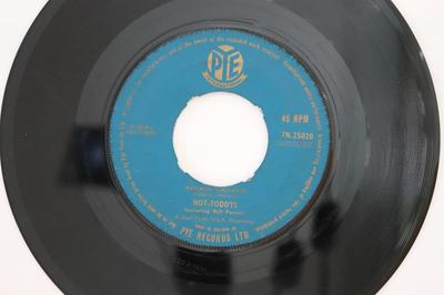 7inch Record HOT-TODDYS - Rockin' Crickets / Shakin' And Stom 7N25020 Pye Internation 1959 UK Rock Used