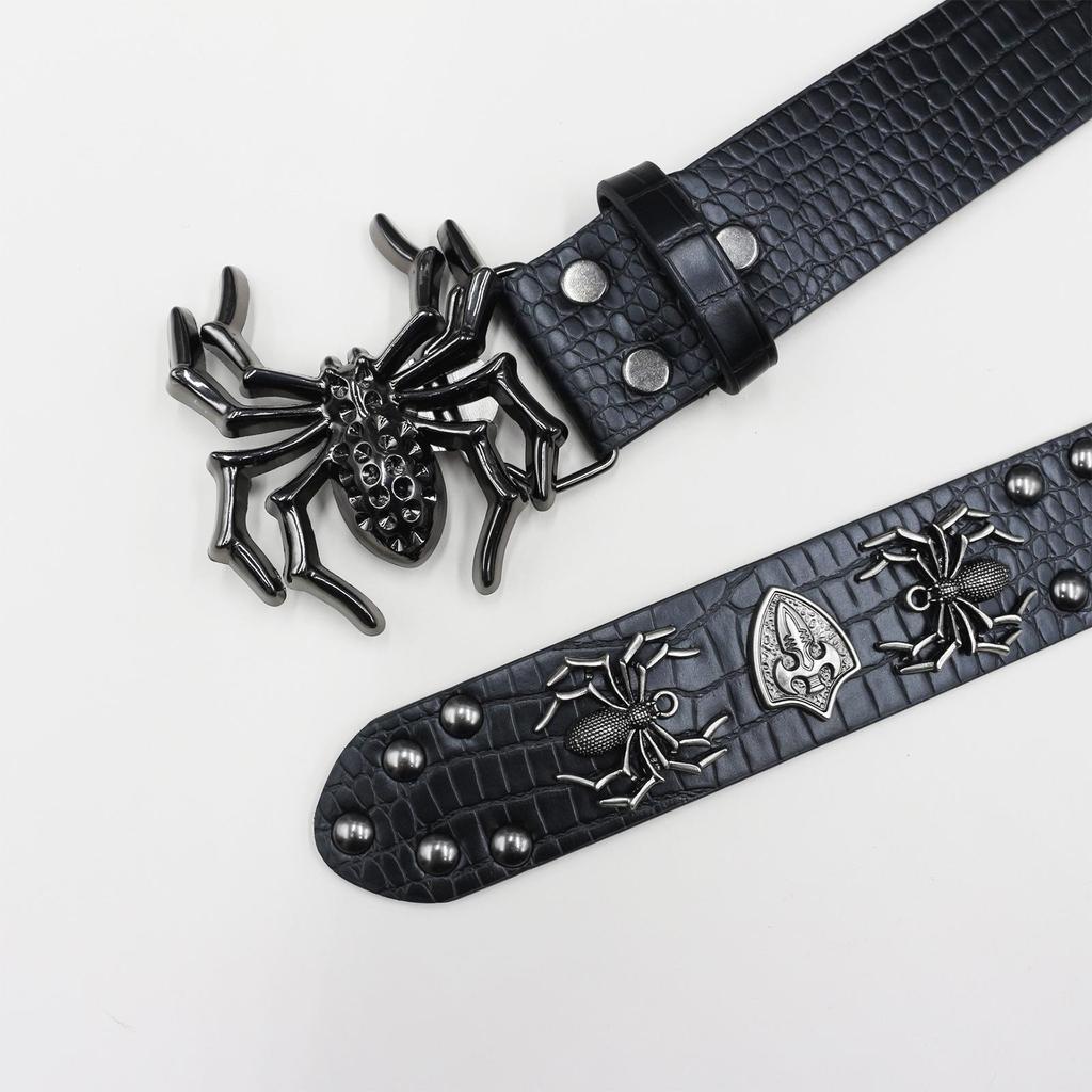 Vintage Ledergürtel mit Krokodilmuster, Nietenbeschlägen und Spinnenschild, Y2K Gothic Punk Hüftgürtel.