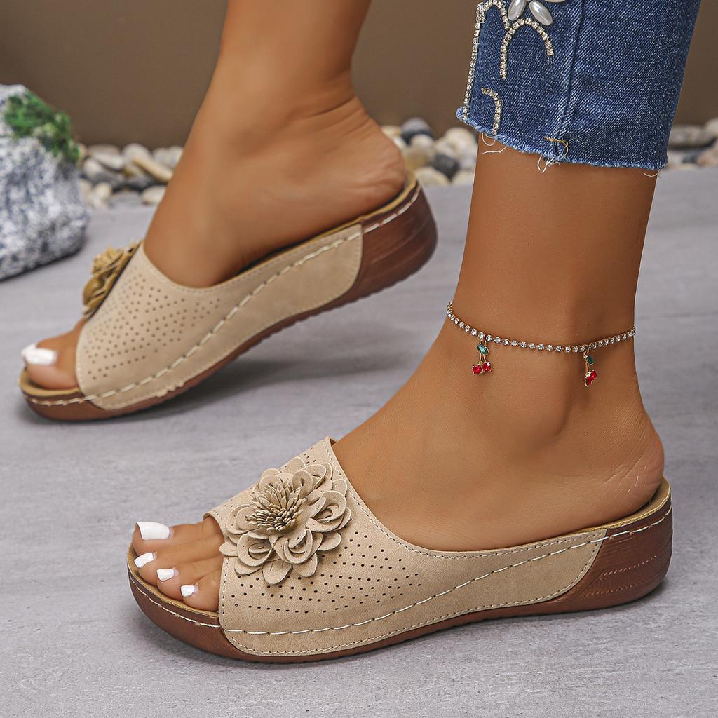 Foreign trade large size women's shoes 2025 spring and summer new slope heel open-toed outer slippers women European and American cool slippers women