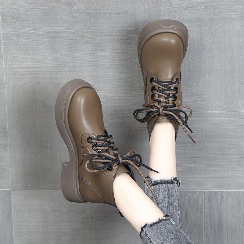 

Ботинки мартин осенние на толстой подошве маленькие кожаные ботинки высококачественные легкие на шнуровке ретро увеличивающие рост на мягкой подошве модные ботинки 35