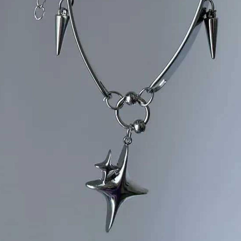 Star Pendant Necklace Multifunctional Shimmering Neck Jewelry Alloy Texture Suitable for Everyday Wear and Parties