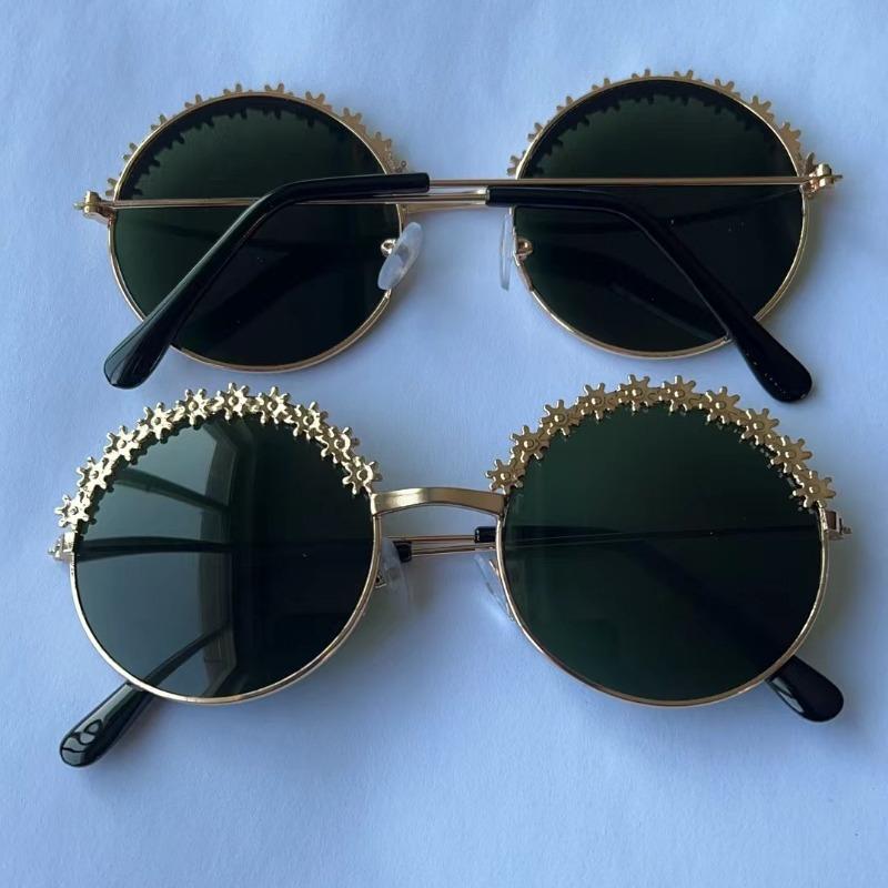 Non-polarized Fashion Round Flower Sunshade Metal Frame Sunglasses Men Women Retro Half Frame Cute Beach Eyeglasses
