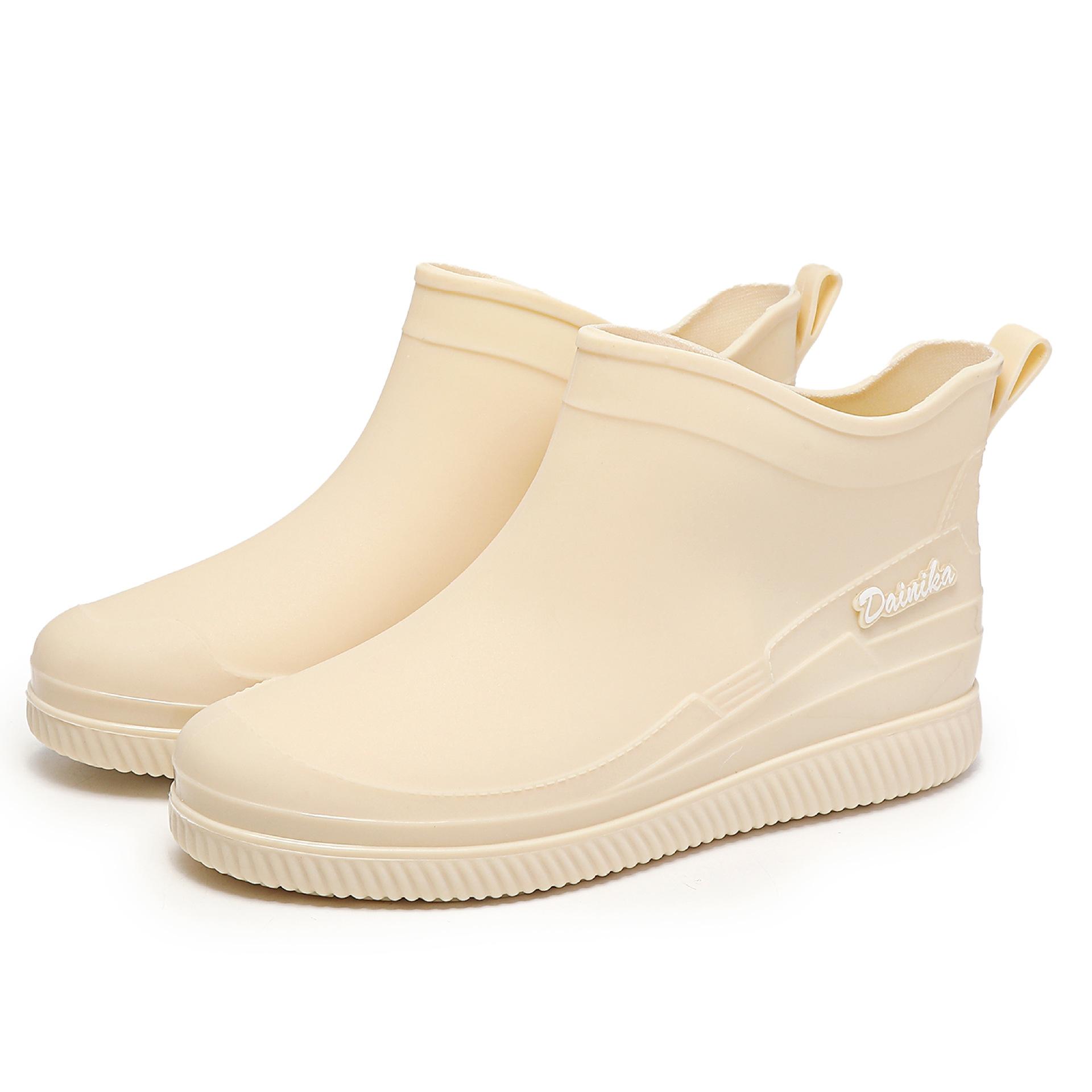 

2025 новая версия модных дождевых туфель женские короткие женские резиновые сапоги утолщенные водонепроницаемые, нескользящие и износостойкие, гарантия бархата 40 [Standard Size]