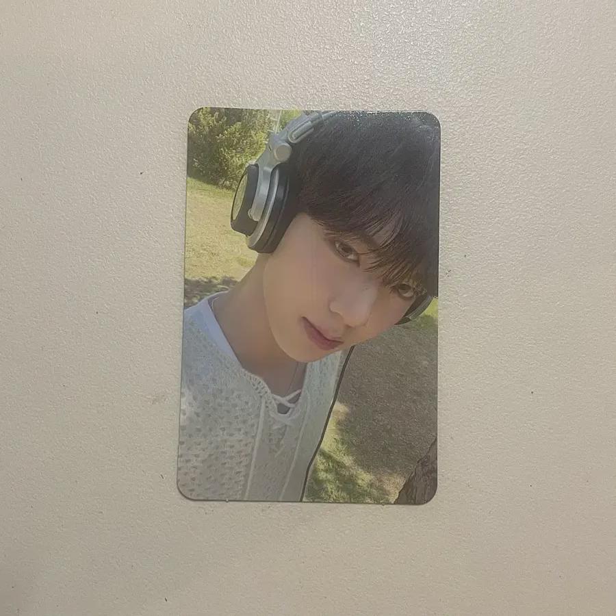 ZEROBASEONE Sells Han Yu-jin Photocard