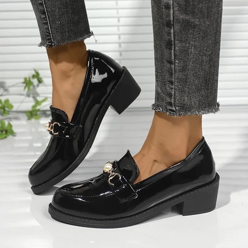 Spring New Leopard Printed Women Loafers Fashion Pearl Decor Thick Heel Ladies Shoes Pu Leather Big Size Office Shoes