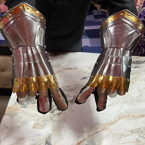 Steel Knight Gauntlet Gloves Medieval Articulated Armor Hand Protection