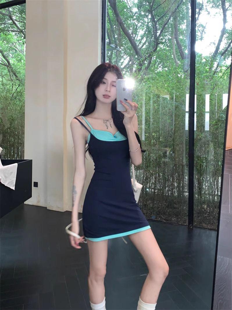 

Мини-платье с эффектом двух предметов, облегающее талию, в стиле колор-блок - Женский летний облегающий топ-майка и юбка Small зелёный