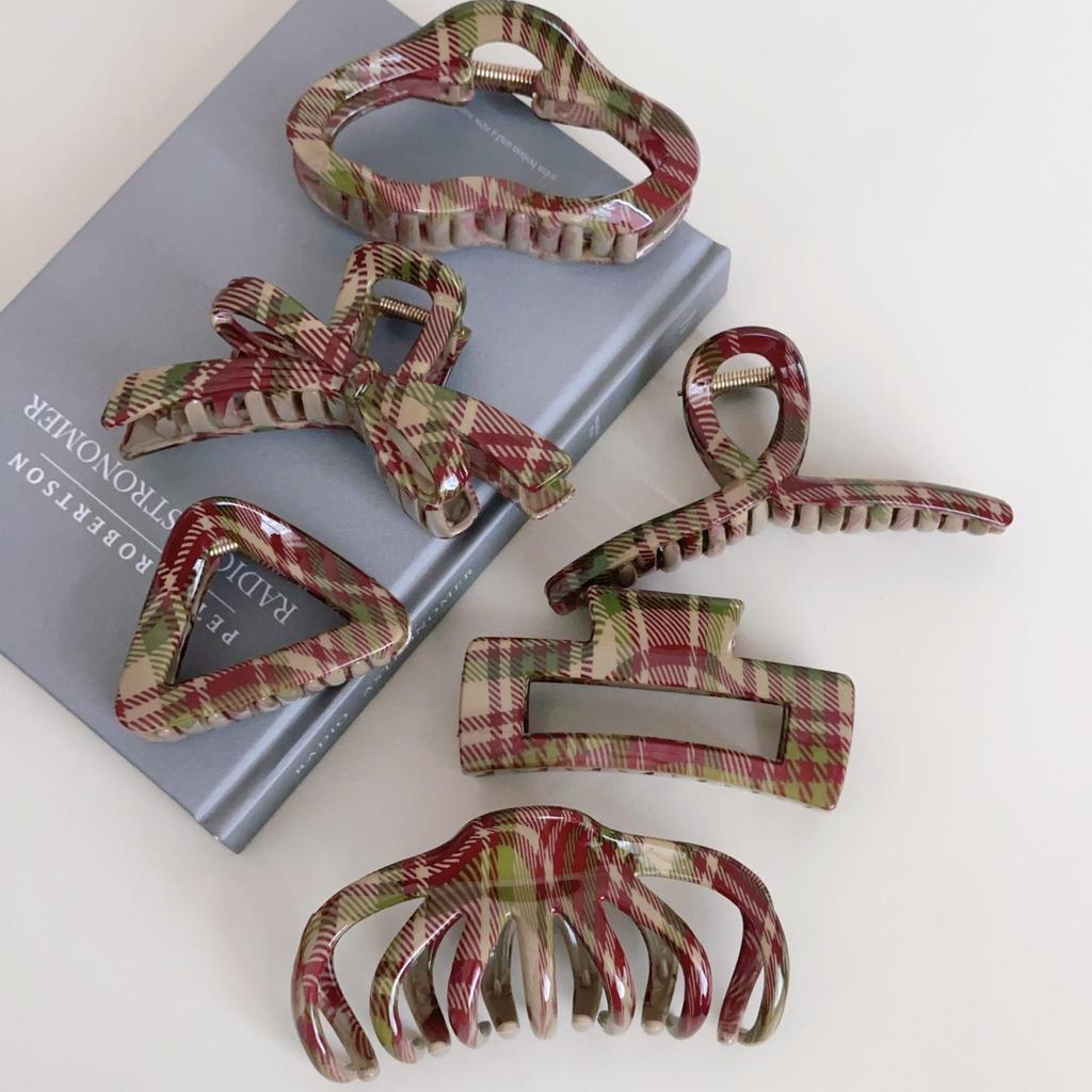Plaid Shark Hair Clip: High-End Updo Accessory In Brown, Red, and Green - Perfect for Christmas Style
