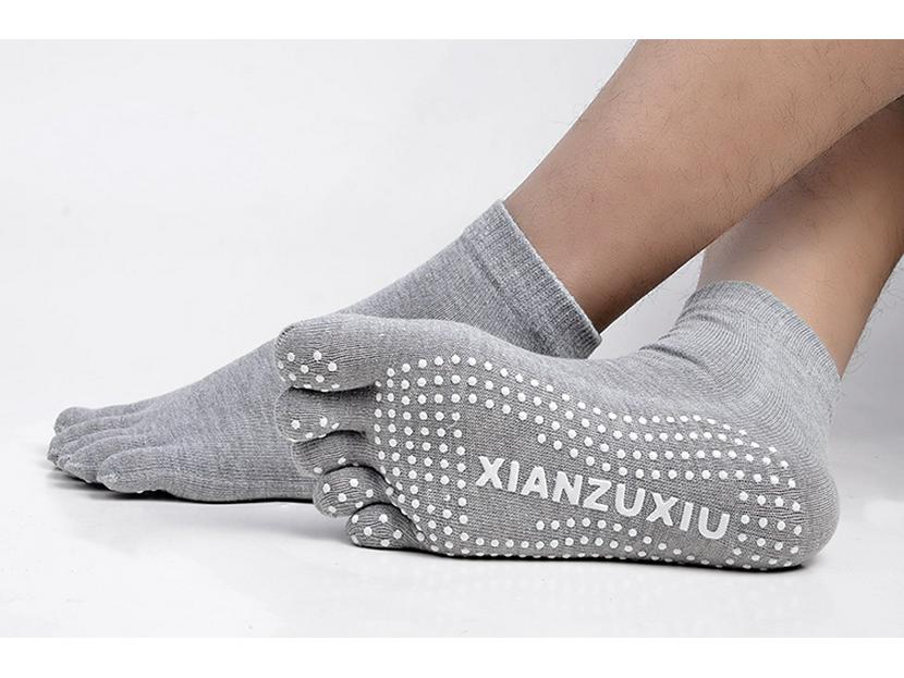 

Unisex Non-Slip Five-Finger Yoga & Fitness Socks - Breathable & Dotted One Size