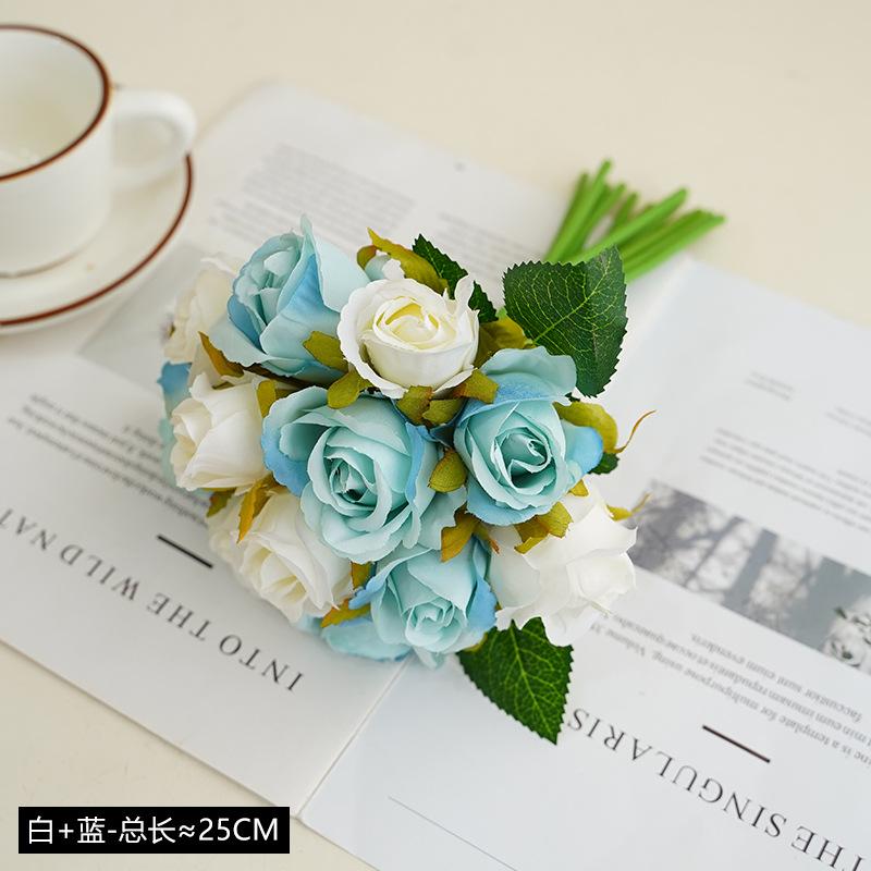 Korean wedding bride holding a bouquet of 12 small roses, home decoration fake flower simulation 12 small roses