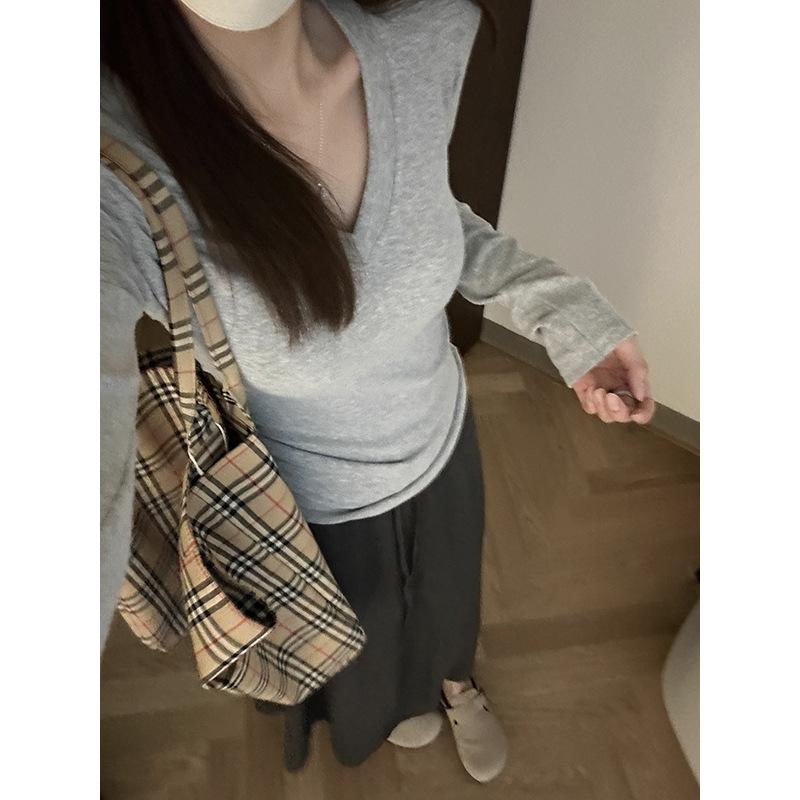 Women's Slim Fit V-Neck Long Sleeve White Base Layer T-Shirt for Fall/Winter