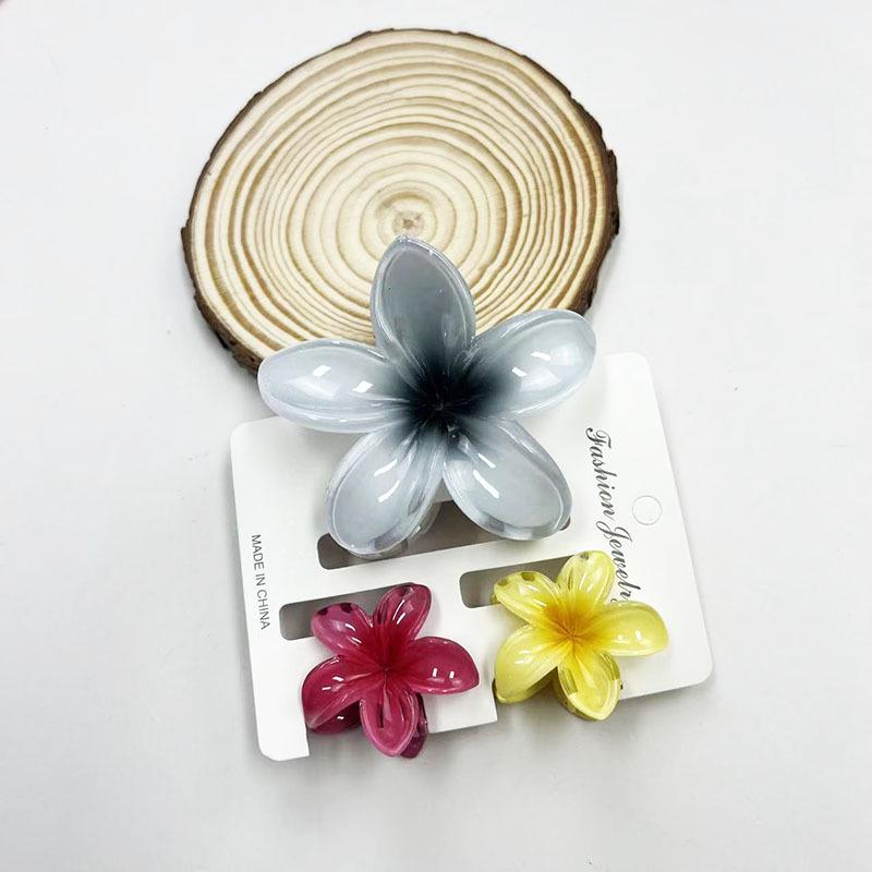 Sada skřipců do vlasů s frangipani: Květinové vlasové doplňky s imitací mramoru pro módní svátky