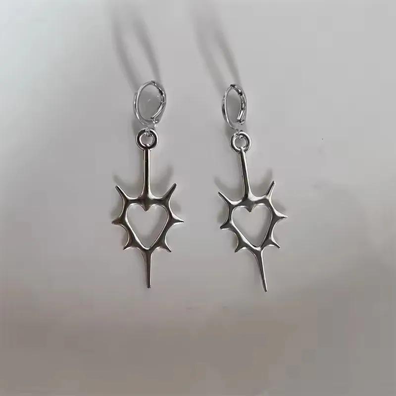 2pcs Punk Rock Hollow Thorns Love Heart Pendant Hoop Earrings for Women Men, Lover Fashion Cool Rivets Spike Earings Jewelry