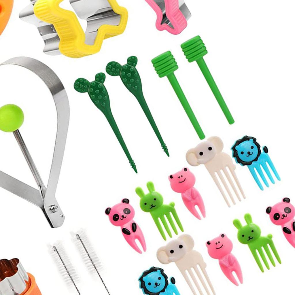 32PCS Sandwich Cutter and Sealer Set Stainless Steel Bread Fruit Cutters Heart Shaped Egg Shaper Wit