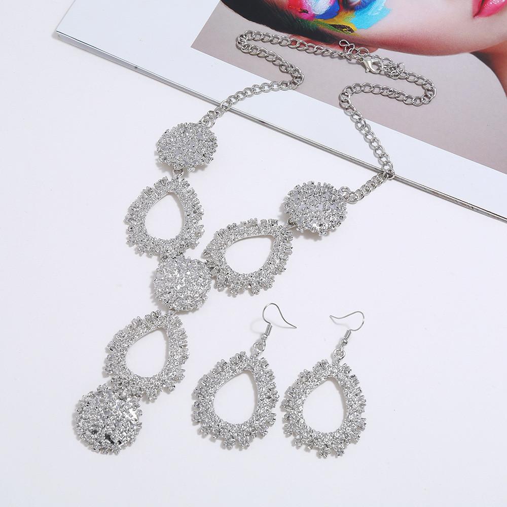 Water Chic Geometric Drop Necklace Set With Alloy Pendant And Chain Spring For