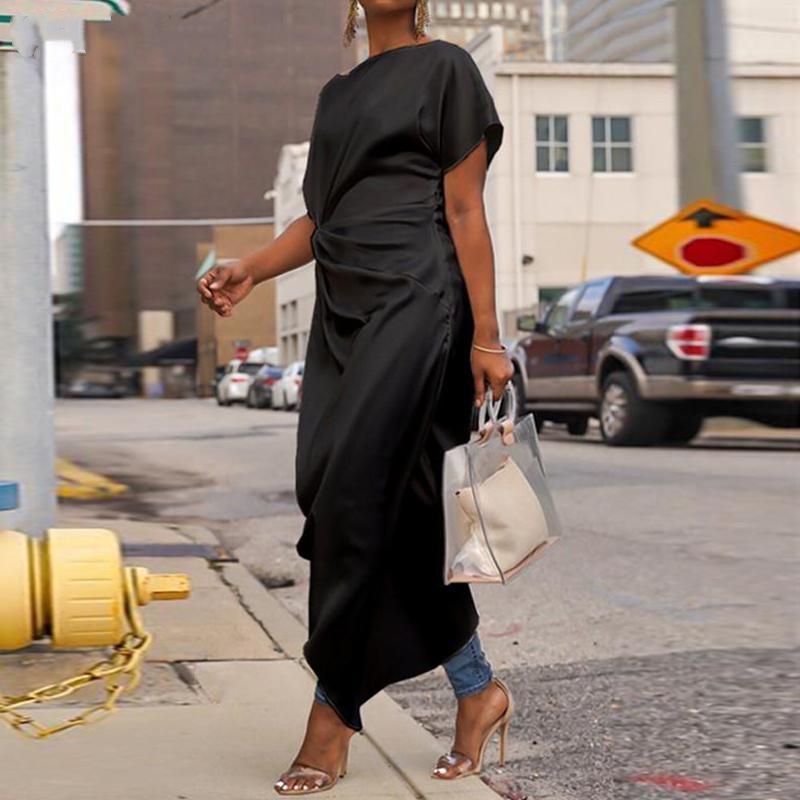 QICED Jednobarevné šaty s kulatým výstřihem a krátkým rukávem s volným asymetrickým lemem