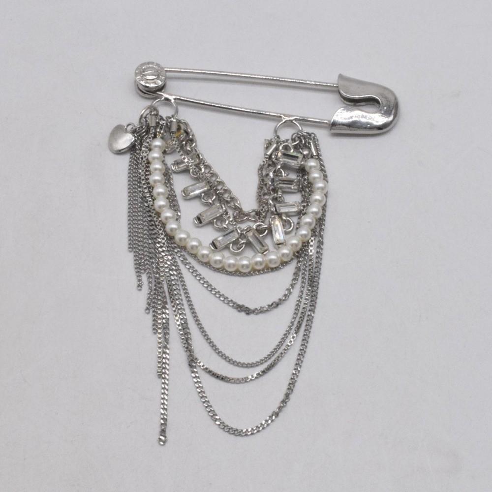 Imitation Pearl Accents Safety Pin Chain Brooch Punk Style Suit Accessory Fashion Runway Styling