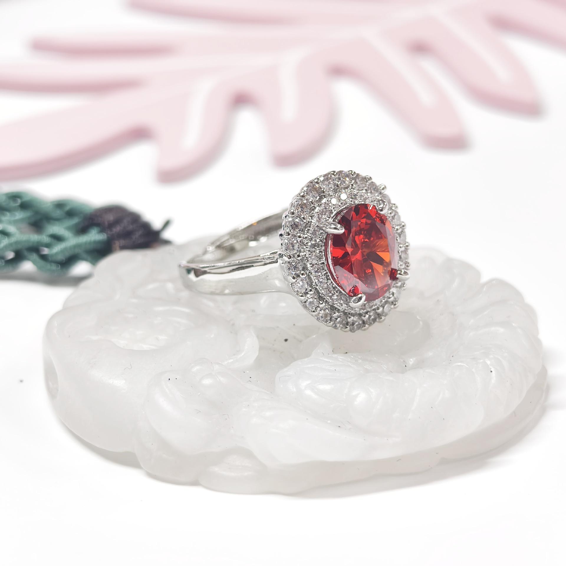Gesi En Luxury European-American Fashion Vibrant Oval Ring