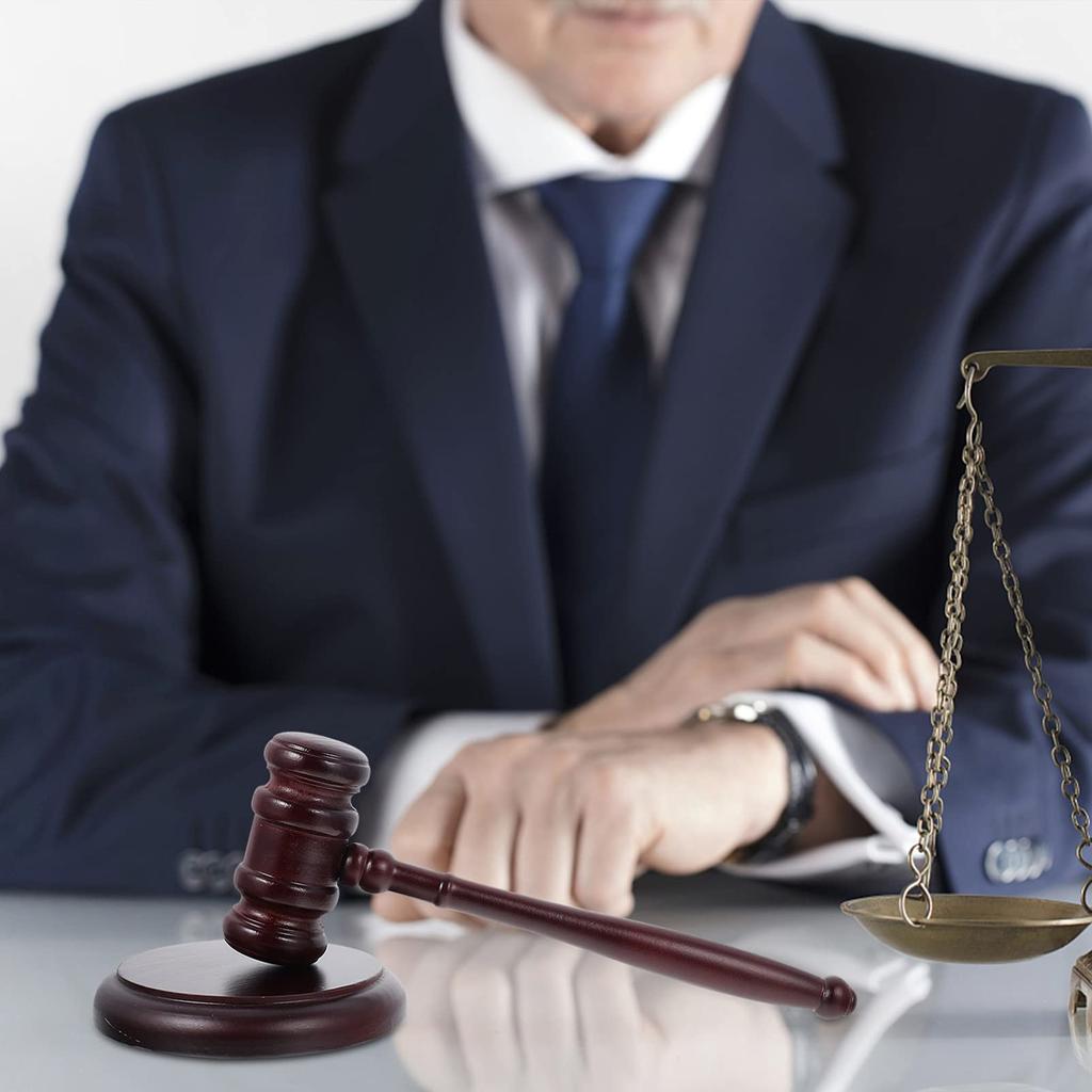 Toyvian Wooden Mallet Gavel with Wooden Base Judge Trial Costume Auction Hammer Gavel Judge Lawyer Trial Chairman Auction Meeting Cosplay Theater