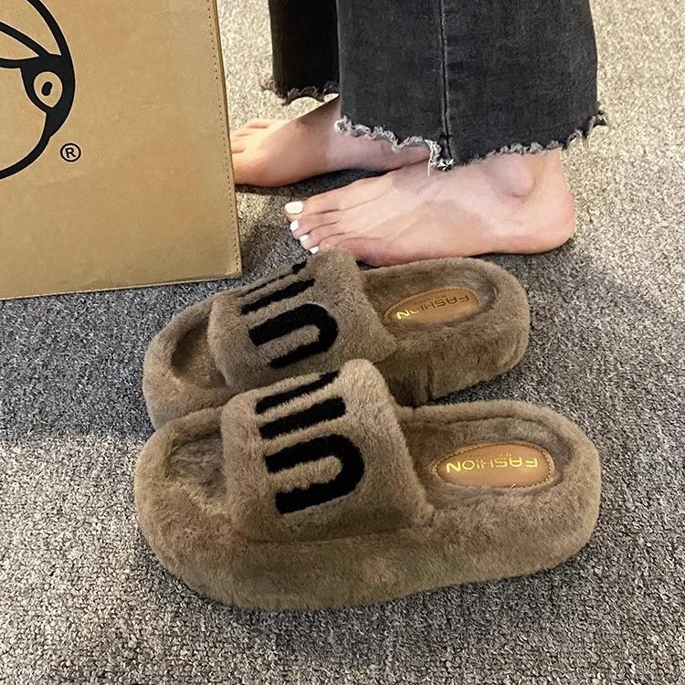 Thick-soled Mao Mao slippers for women to wear 2025 autumn and winter new cotton mop height increase small fashionable versatile Mao Mao shoes