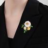 Elegant Daisy Flower Brooch for Women Green Leaf Sunflower Lapel Pin Accessory Jewelry for Jackets Backpack Scarf Hats