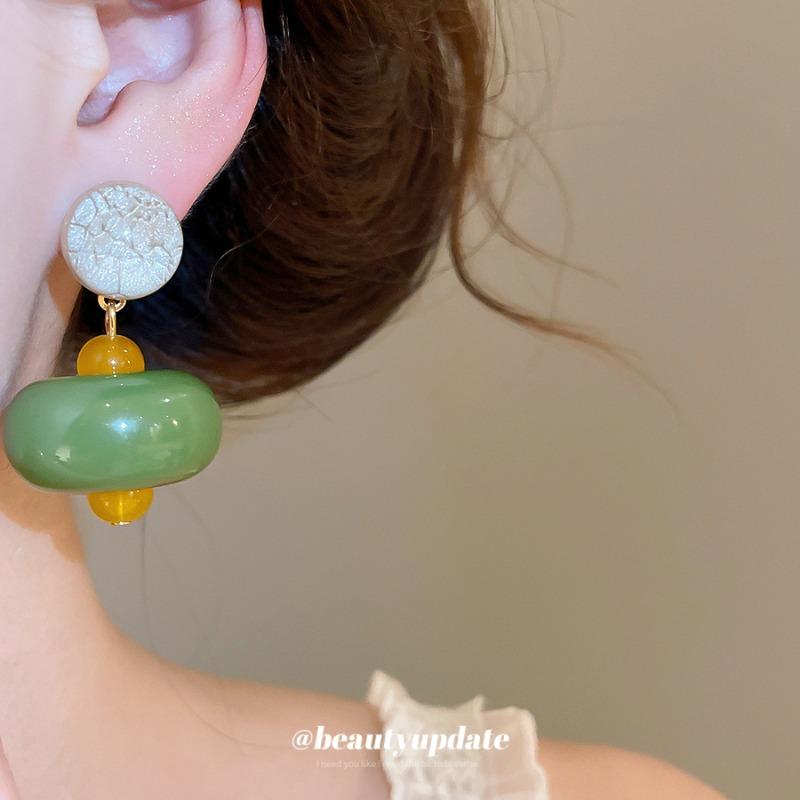 New Chinese Retro Irregular Resin Round Stud Earrings Small Fresh High-end Earrings Niche Design Earrings Women