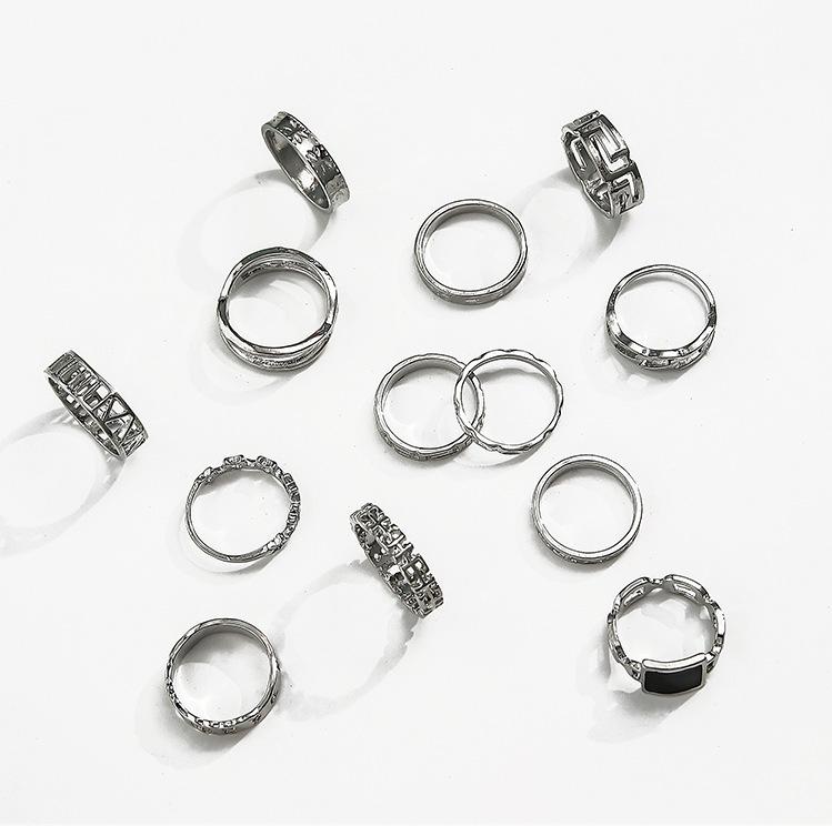 13pcs/set Exaggerated Punk Style Metal Ring Star Black Ring Set