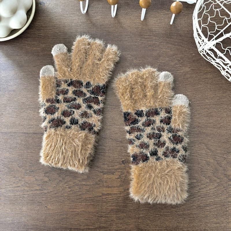 Korean Retro Fashion Faux Hair Insulation Gloves for Women Soft Skin Friendly Washable Cold Resistant Riding Insulation Gloves