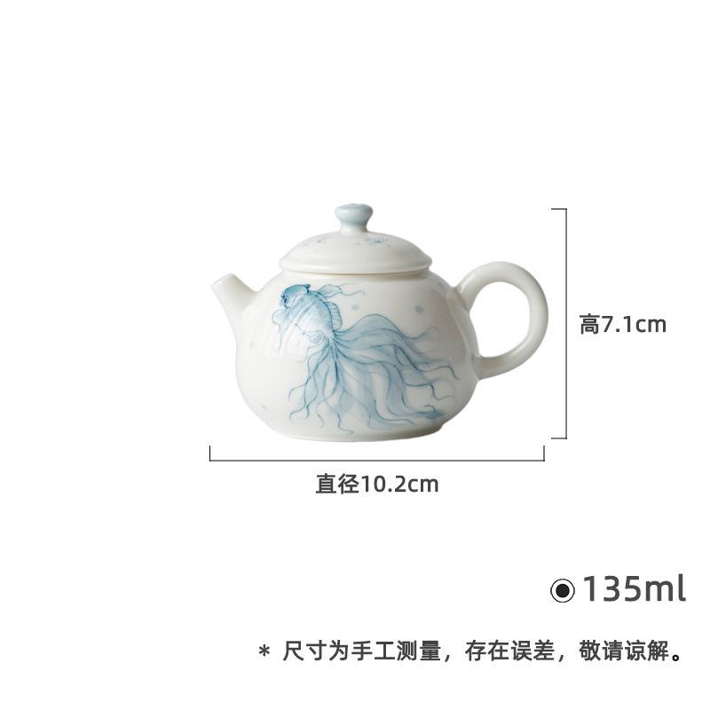 135ml Hand-painted Blue And White Goldfish Teapot Luxury Tea Infuser Pot Tea Maker Kettle With Strainer Drinkware Decoration