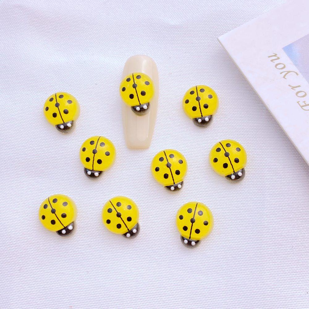 50 Stück Neue Süße Harz 8*10mm Mini Siebenstern Marienkäfer Serie Flache Rückseite Maniküre Teile Verzierungen Für Haarspangen Accessoires