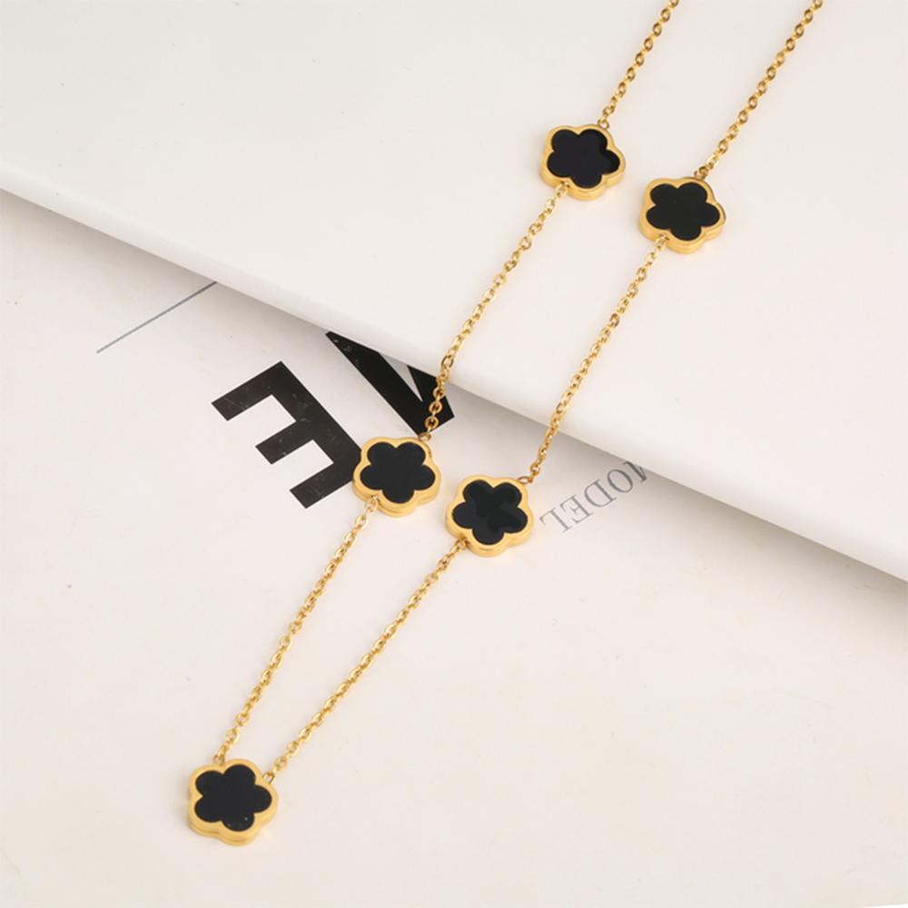 2023 New Stainless Steel Five-Leaf Flower Necklace Simple Fashion Pentagram Necklace Charming For Woman Party Zircon Daily Wear