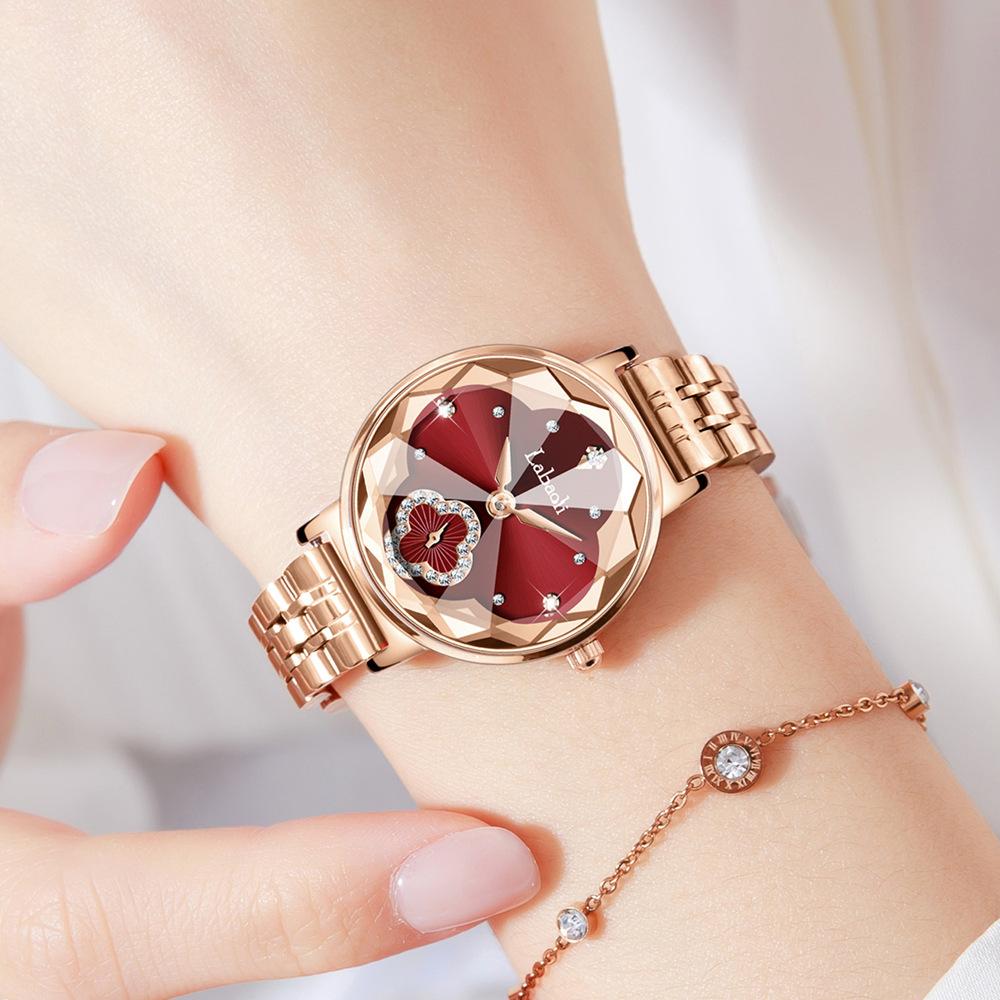 

Новые женские часы со стальным ремешком, циферблат с независимыми секундами и циферблатом в виде цветка четырехлистного клевера