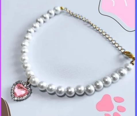 Perlenbestickte Katzenhalskette mit herzförmigem Acryl-Anhänger Verstellbare Länge Luxuriöser Stil Haustierhalsband für Katzen und kleine Hunde