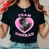 Maglietta Vintage Conrad Fisher Team Conrad L'Estate in cui sono diventata Bella Retro Conrad Fisher Cena tra Ragazze Y2k Top Abbigliamento Unisex 2025