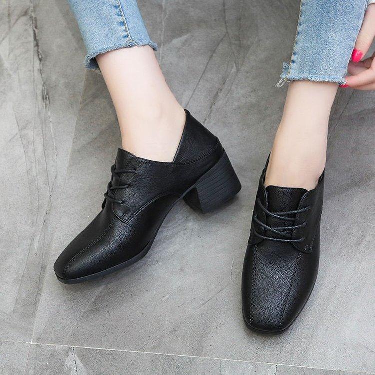 Coarse heel British style small leather shoes women's 2025 autumn new square head retro college style lace-up student medium heel single shoes