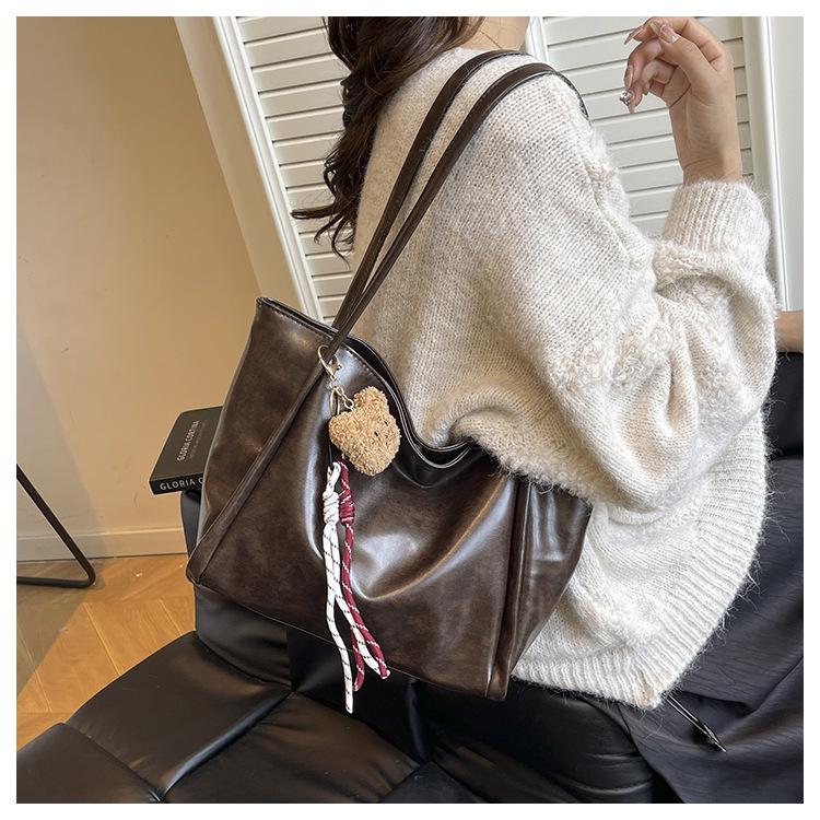 Korean Style Minimalist Women’s Shoulder Bag - Autumn/Winter 2025 Retro Design