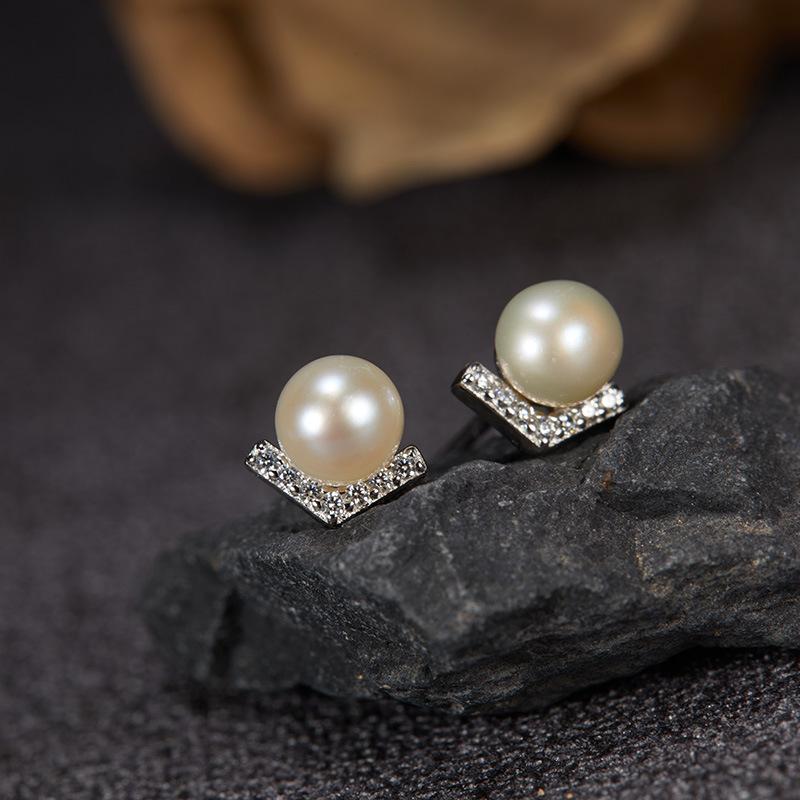 

French S925 Sterling Silver 18K Natural Freshwater Pearl Necklace Women S Pendant Cold Wind Light Luxury Niche Design