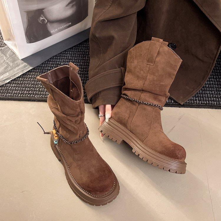 

Женские ботинки на толстой подошве с голенищем средней длины, новые осенне-зимние 2025, мартины, нескользящие, маленькие вестерны, мартины на толстой подошве 40 коричневый