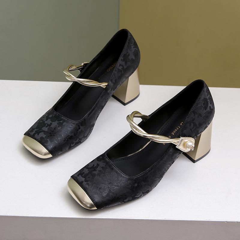 Retro Versatile Small Size Thick Heel Square Head New Chinese Women's French 2025 New Shallow Mouth Country Chaofeng Spring Shoes