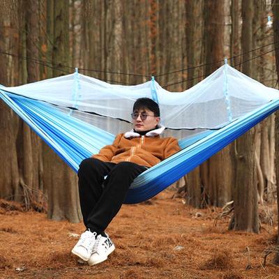 Tragbare Camping-Hängematte mit Moskitonetz