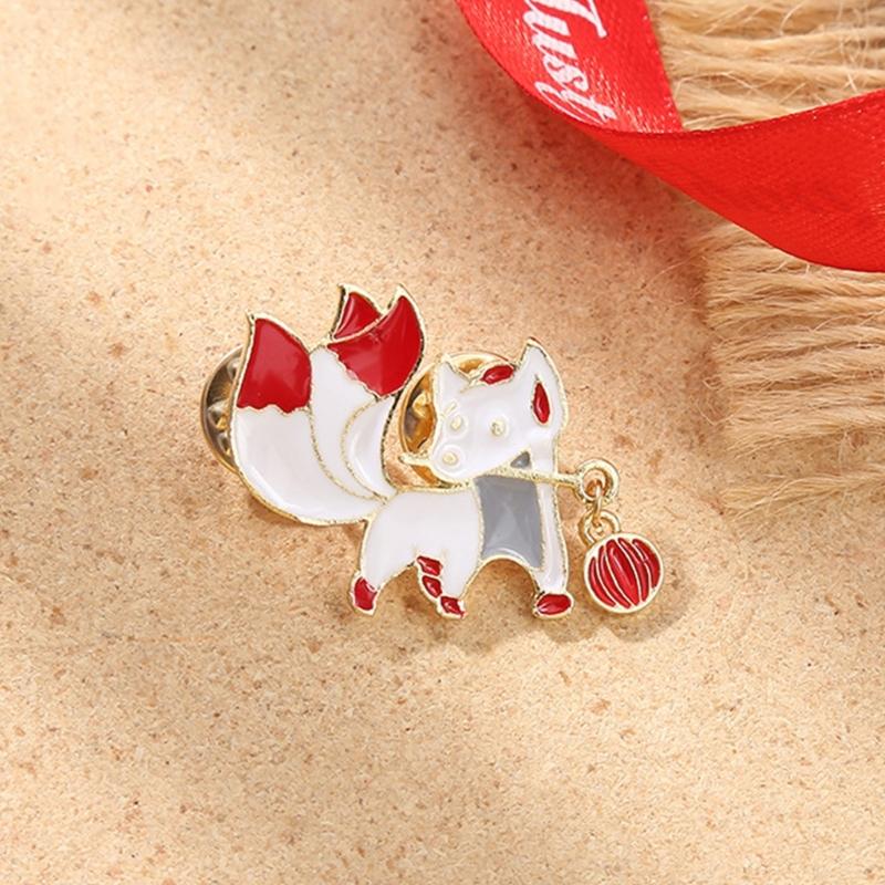 Intricate Carving Animal Maple Leaf Badge Multipurpose Brooch Wearable Jewelry Fashion Laple Pin For Daily Outfits