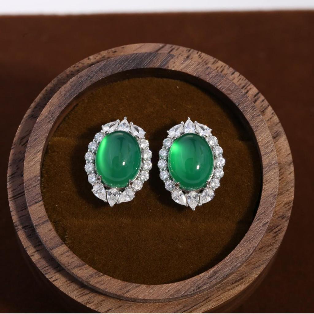 Elegant Green Chalcedony Stud Earrings: Versatile Classic Style