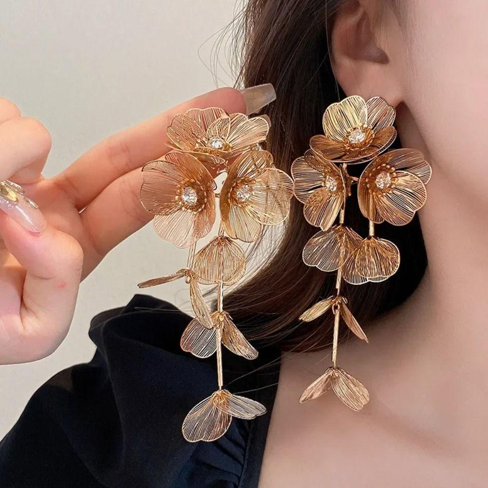 Golden Color Vintage Earrings Hollow Flower Tassel Earrings Elegant Hollow Earrings Women Jewelry