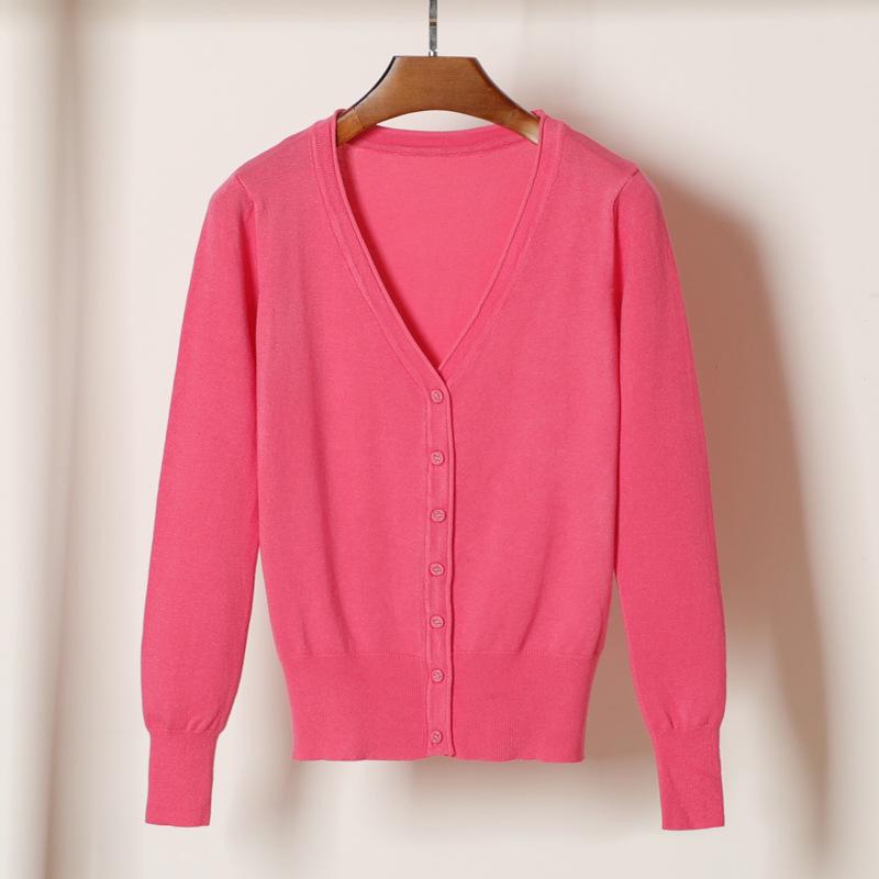 Einreihige, schmale, bestickte Strickjacke für Damen in Übergröße