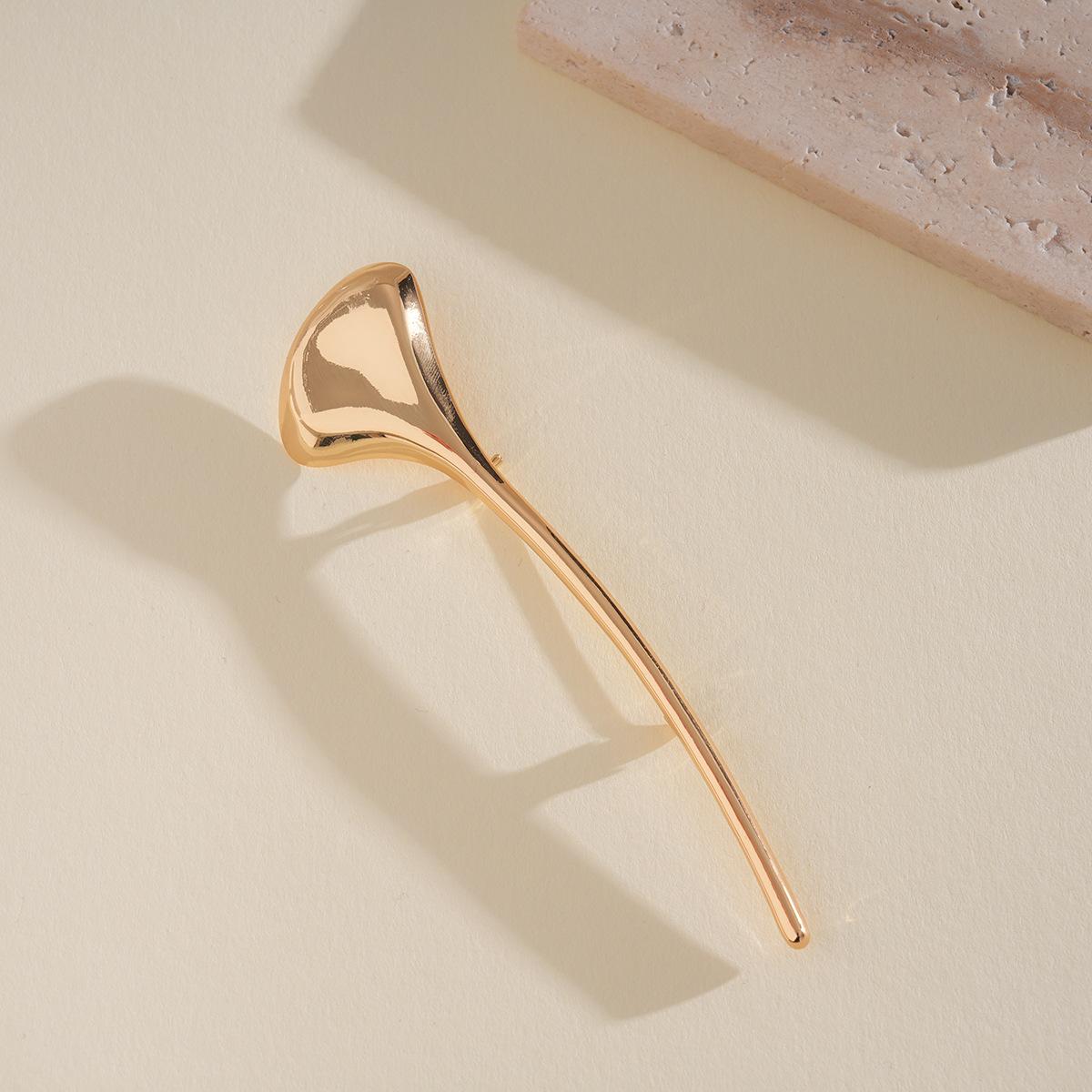 Metal smooth leaf brooch fashion personalized corsage unique brooch