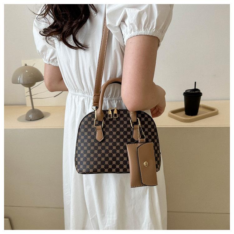 Luxury Shell Bag Fashion Women's Handbag Simple Style Shoulder Bag Plaid Print Crossbody Bag Shell Shape Wallet Card Bag